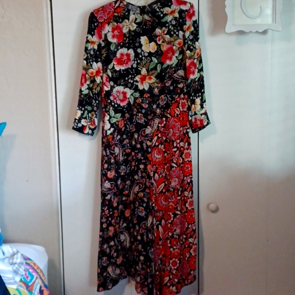 Zara Woman, Multi print Maxi floral dress. SZ. XS